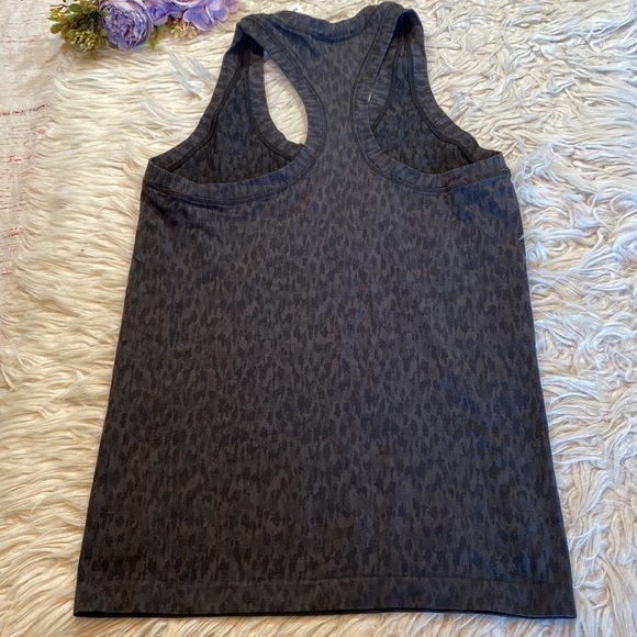 Athleta Momentum Seamless Allure Leopard Print Racerback Tank sz XS - Picture 11 of 11